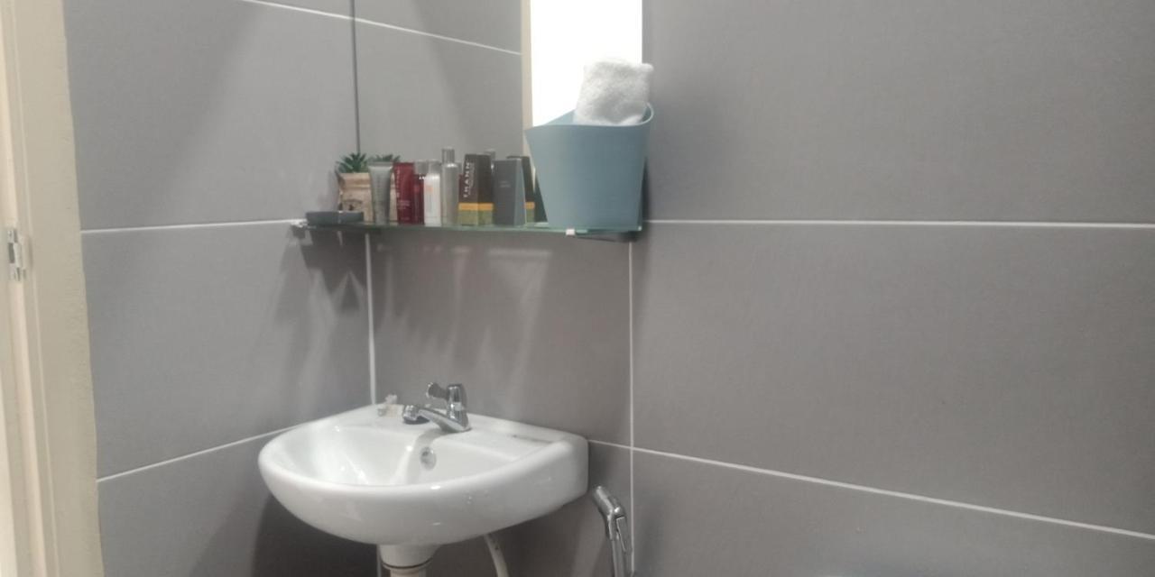 Zr D'Jembal Homestay, Gong Badak كُوالا تيرينغانو المظهر الخارجي الصورة